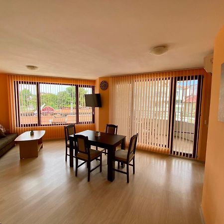 Cozy Apartment In The Center Of พรีมอร์สโก ภายนอก รูปภาพ
