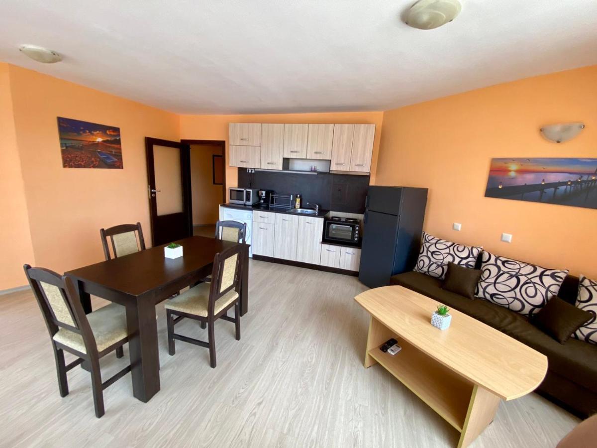 Cozy Apartment In The Center Of พรีมอร์สโก ภายนอก รูปภาพ